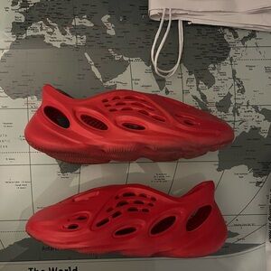 Yeezy foam rnnr vermillion